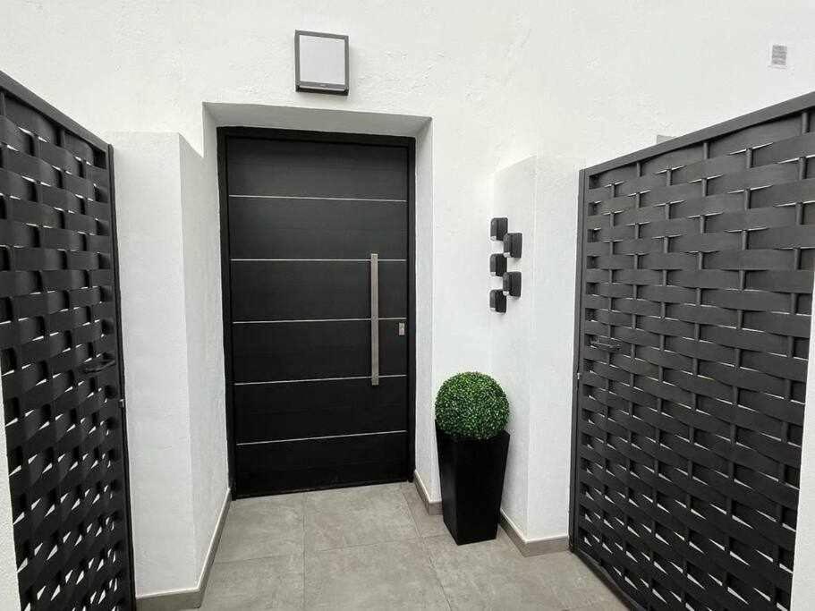 XX D Apartamentos Morales & Arnal 龙达 外观 照片